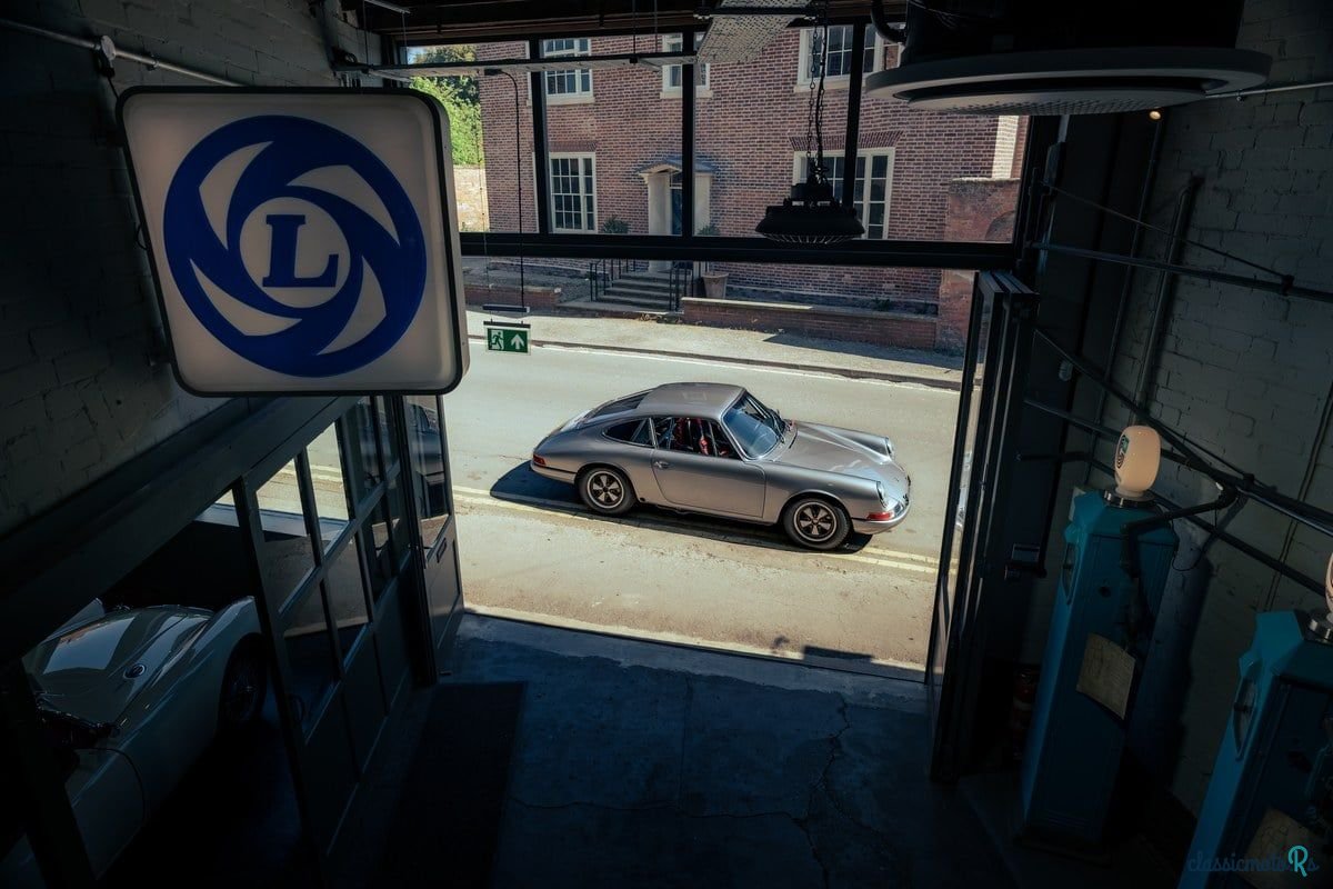 1965' Porsche 911 photo #2