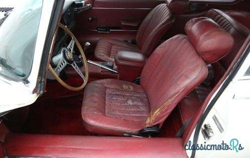 1969' Jaguar E-Type 2+2 photo #1