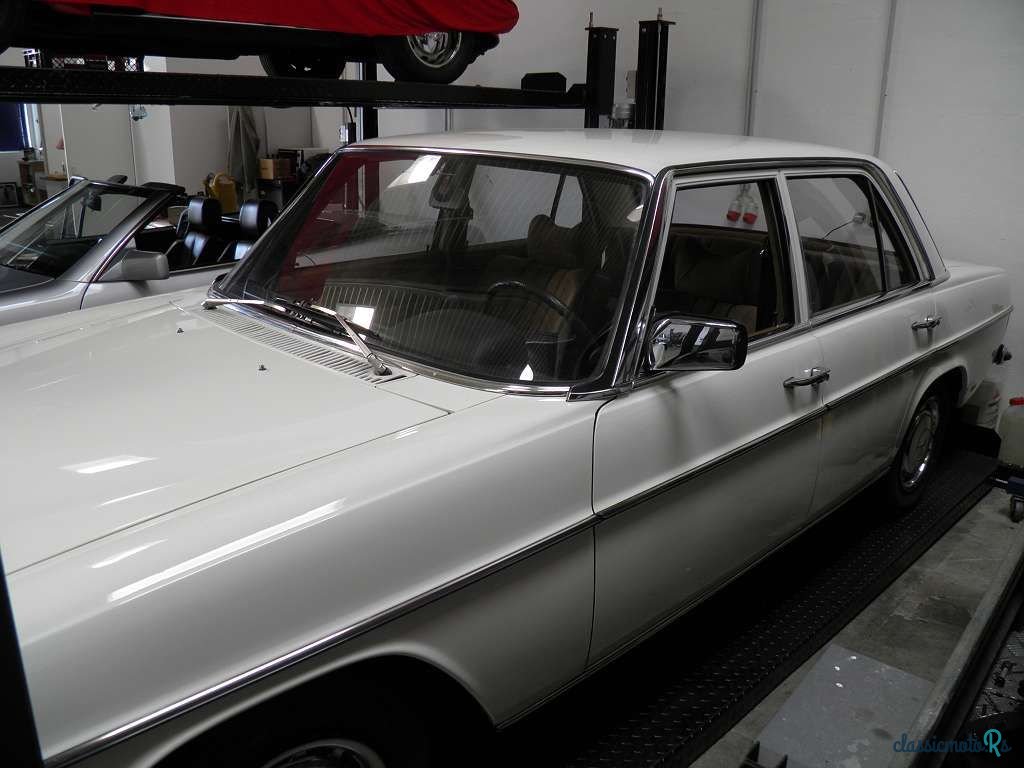 1974' Mercedes-Benz 240D photo #4