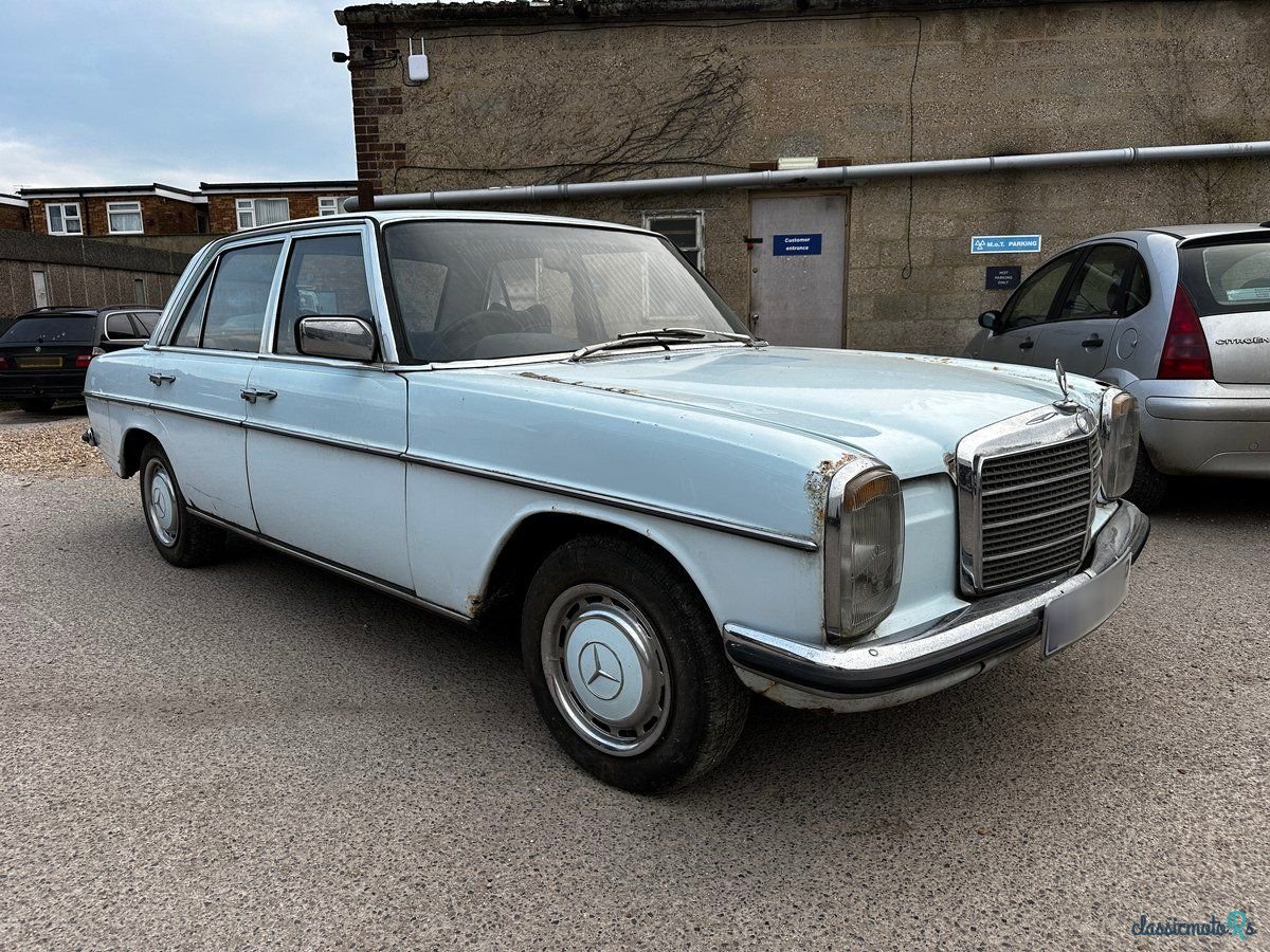 1976' Mercedes-Benz 250 photo #1