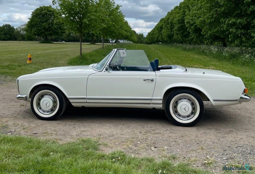 1965' Mercedes-Benz 230 photo #6