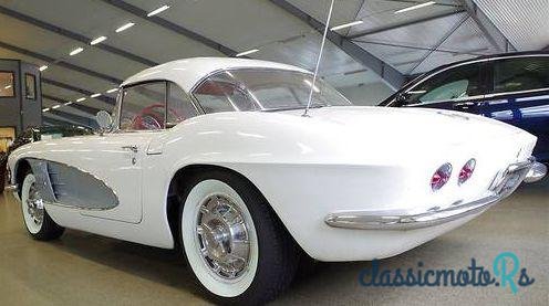 1961' Chevrolet Corvette C1 4.6 L photo #3