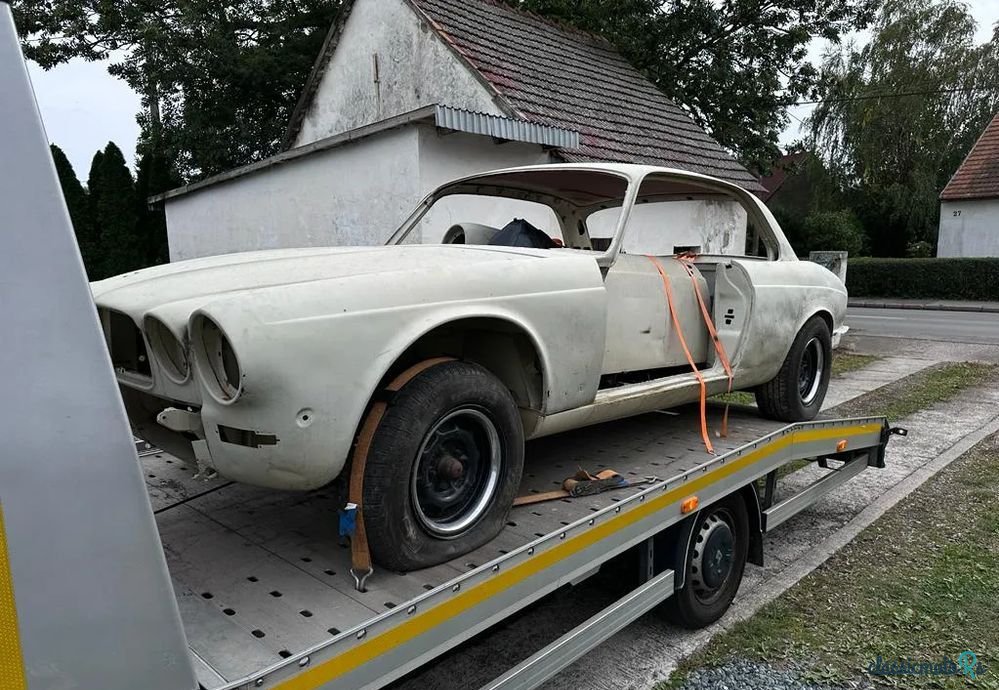 1975' Jaguar XJ photo #1