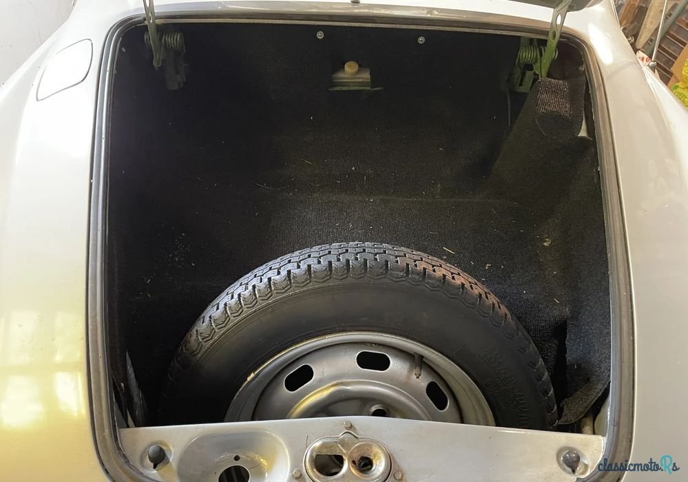 1964' Volkswagen Karmann Ghia photo #4