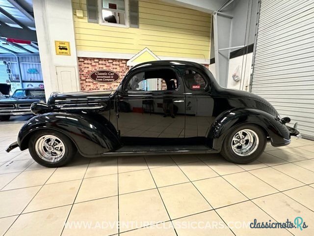 1937' Plymouth photo #1