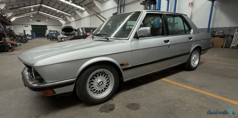 1982' BMW Série 5 photo #2