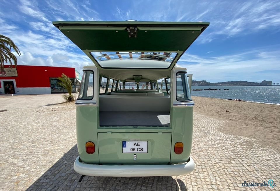 1968' Volkswagen Type 2 photo #3