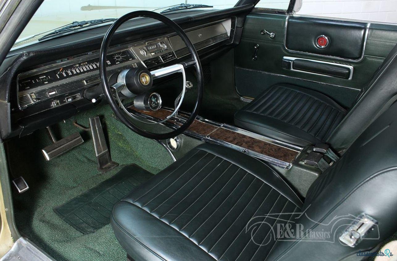 1968' Chrysler 300 photo #2