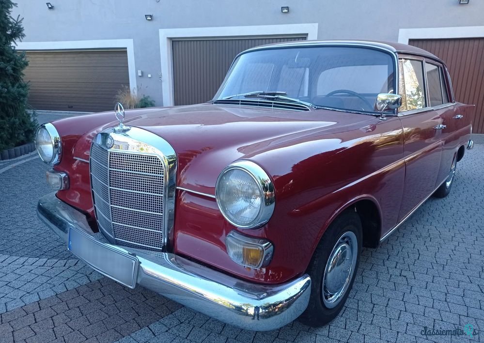 1967' Mercedes-Benz 200D photo #2