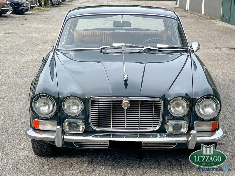 1970' Jaguar XJ photo #2