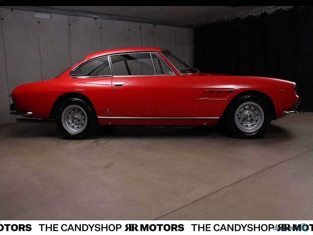 1966' Ferrari 330 GT 2+2 photo #3