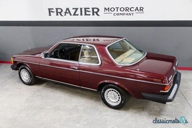 1985' Mercedes-Benz 300CD photo #5