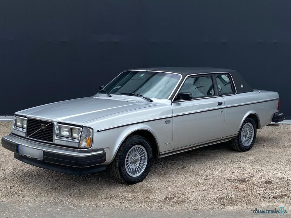 1979' Volvo 262 photo #1