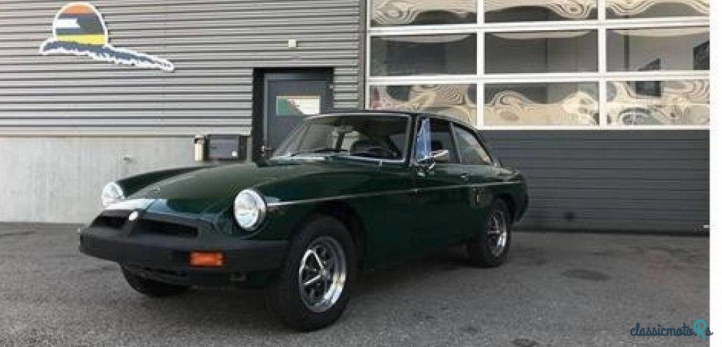 1975' MG MGB GT photo #1