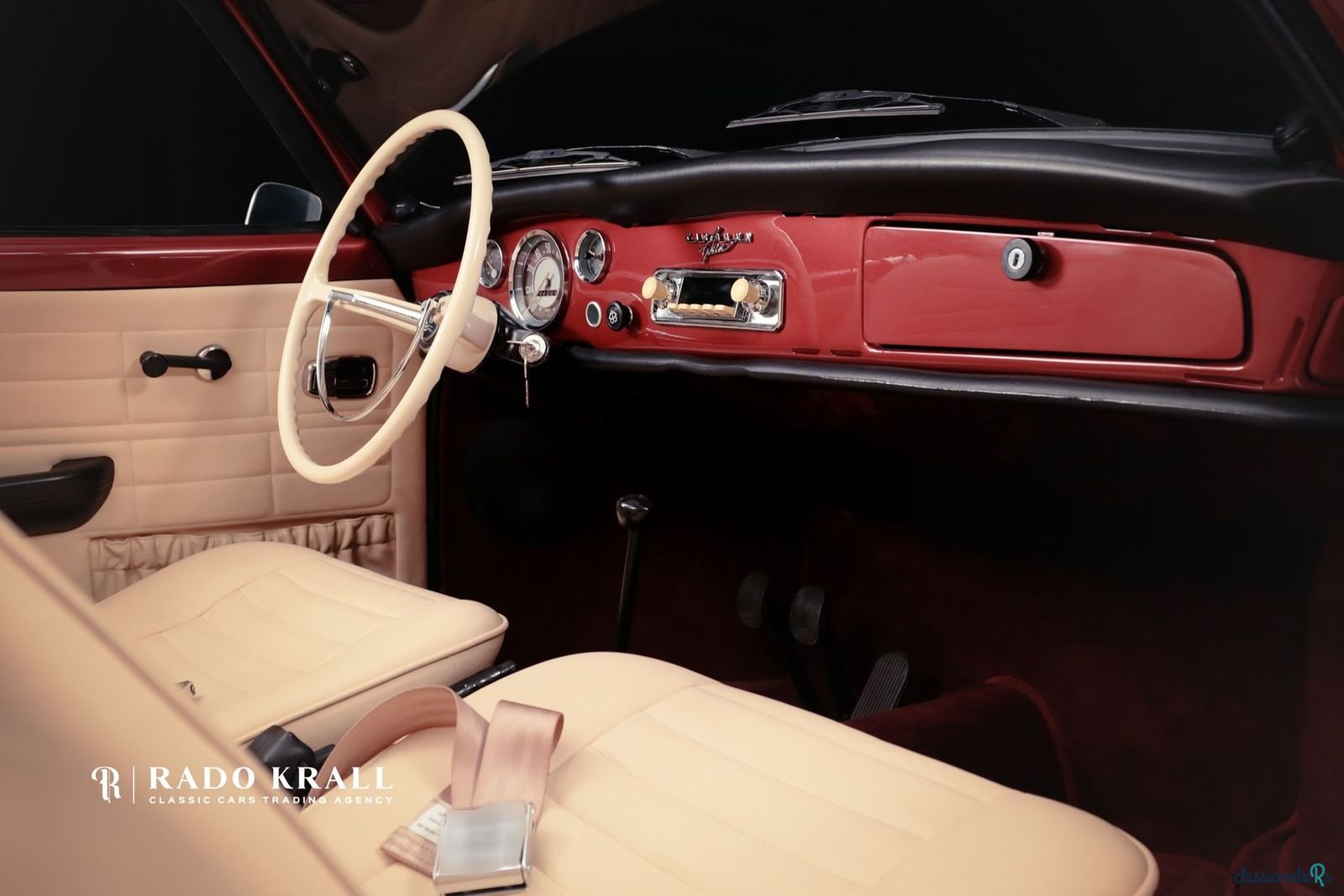 1968' Volkswagen Karmann Ghia photo #5