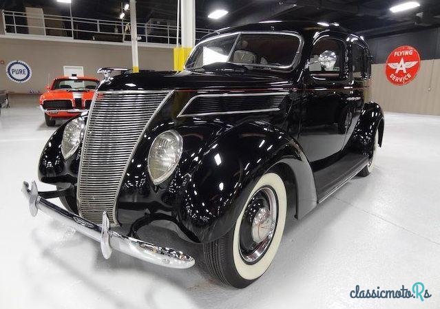 1935' Ford Deluxe photo #1