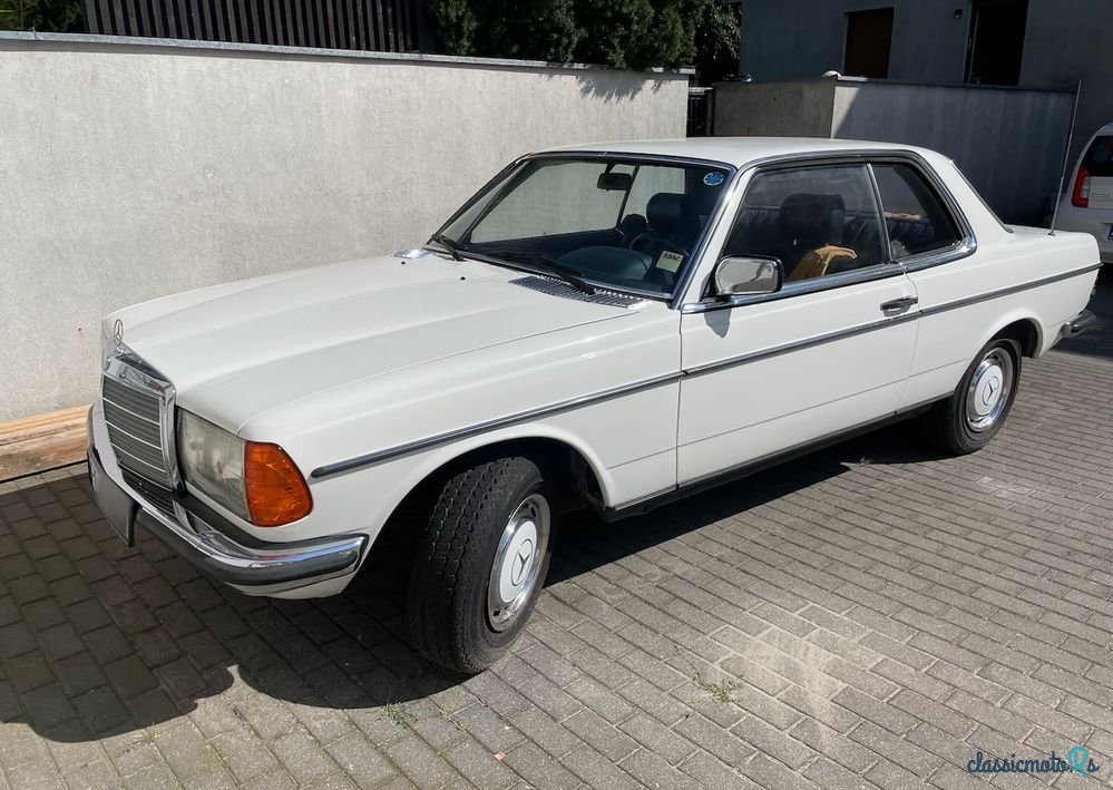 1980' Mercedes-Benz W123 photo #1