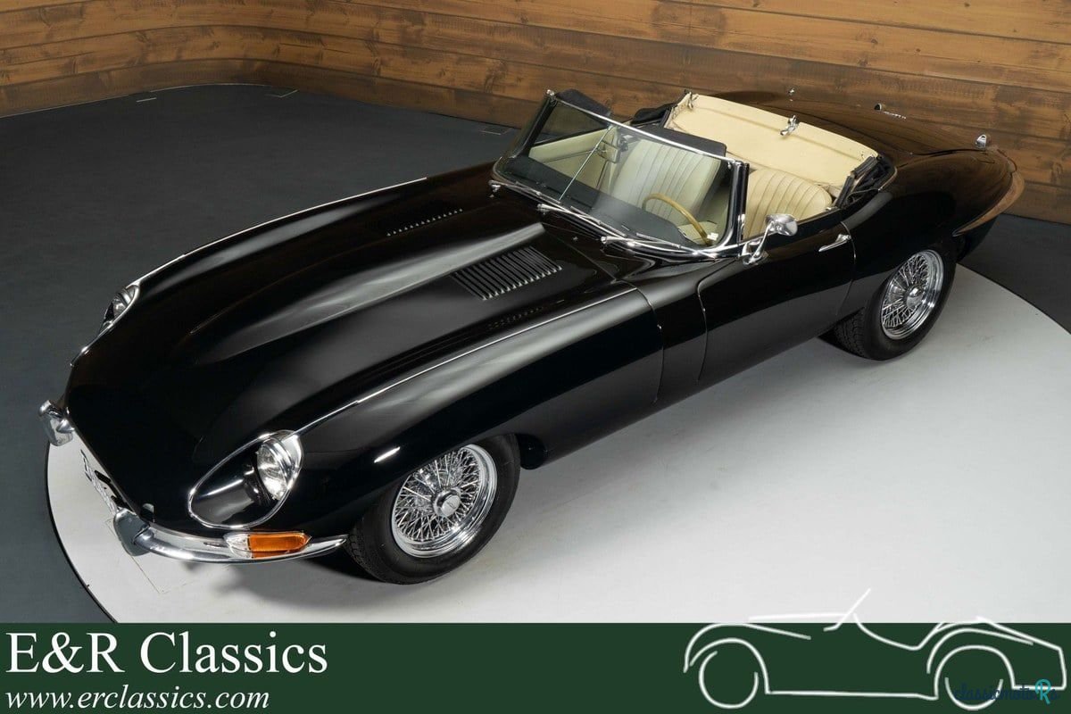 1967' Jaguar E-Type photo #1