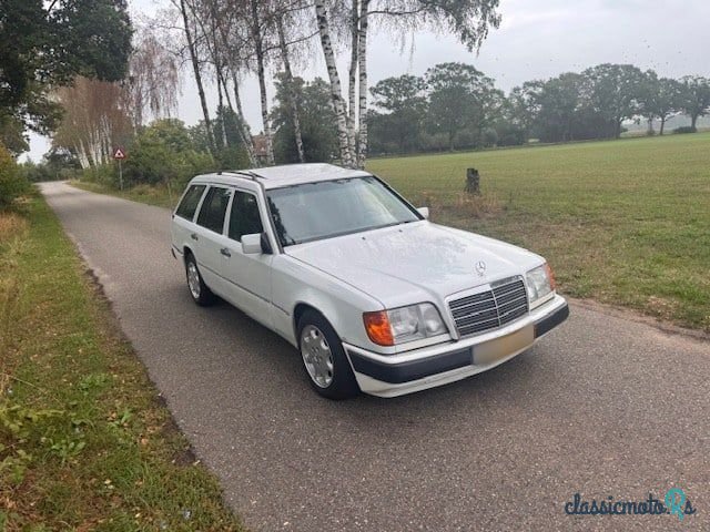 1989' Mercedes-Benz 230Te photo #5