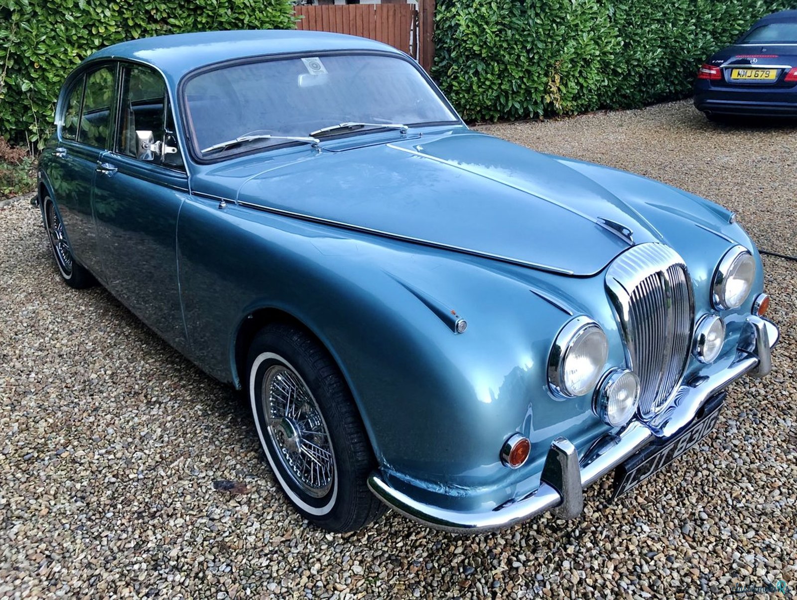 1969' Daimler 250 V8 photo #2