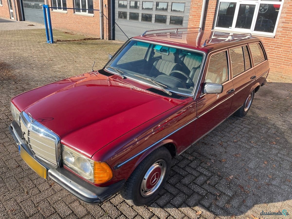 1979' Mercedes-Benz 230 photo #1