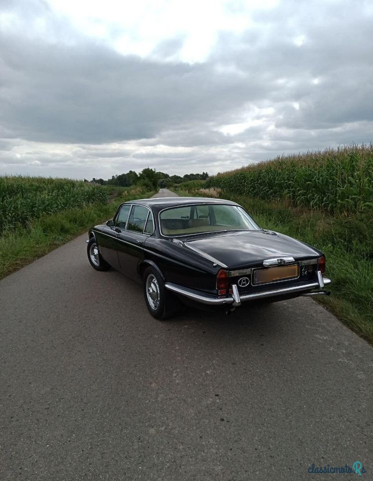1976' Jaguar XJ photo #3
