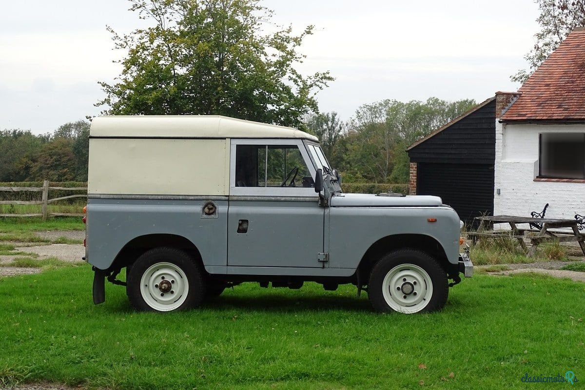 1983' Land Rover Series III photo #3
