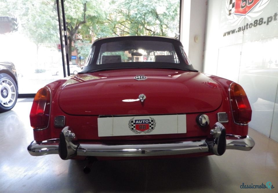 1974' MG MGB photo #4