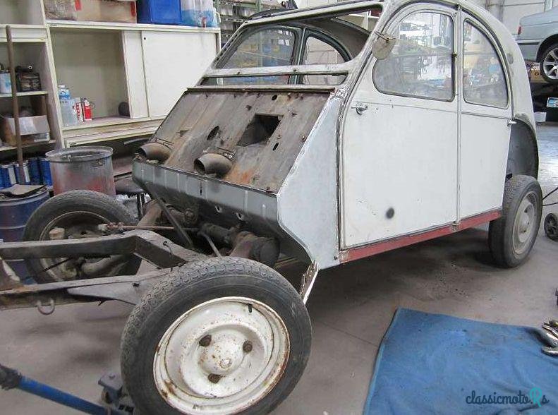 1955' Citroen 2CV photo #3