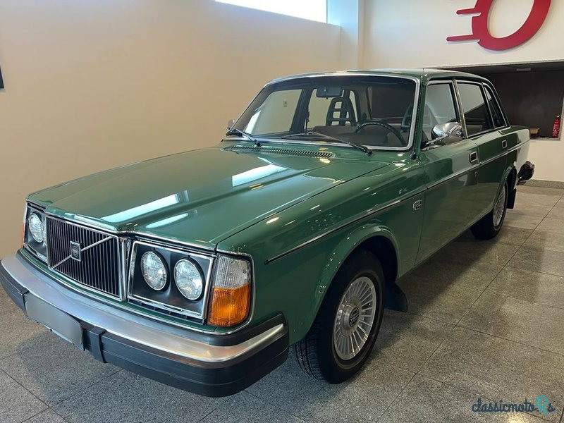 1979' Volvo 244 photo #1