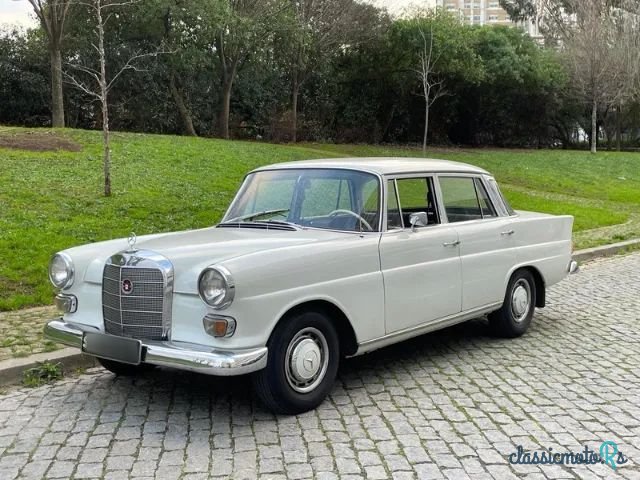 1967' Mercedes-Benz 200 photo #1