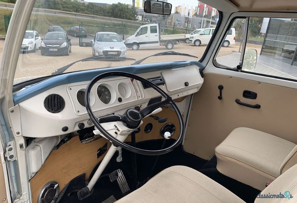 1974' Volkswagen Transporter photo #2