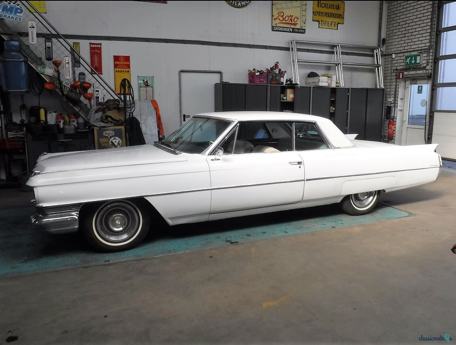 1964' Cadillac Coupe De Ville photo #1