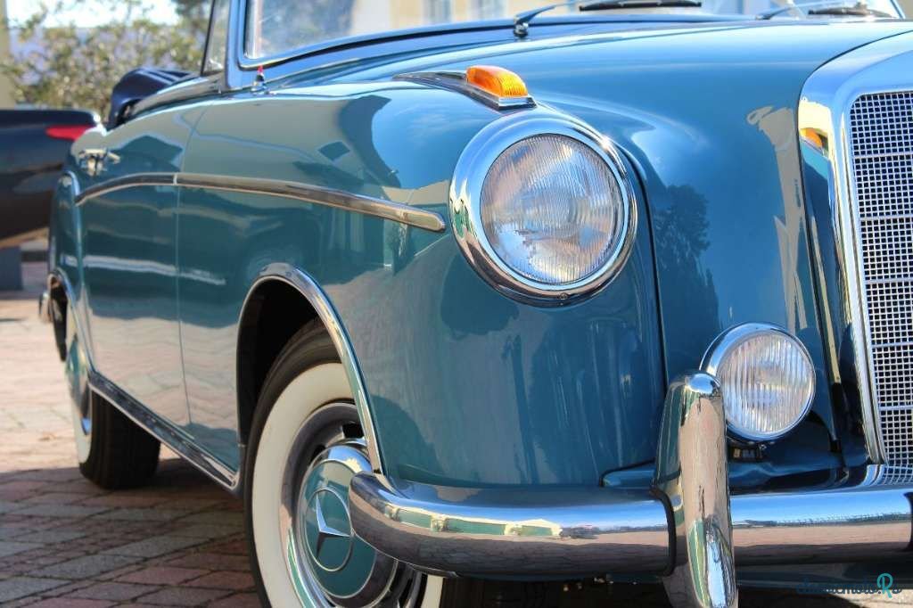 1958' Mercedes-Benz 220S Ponton photo #3