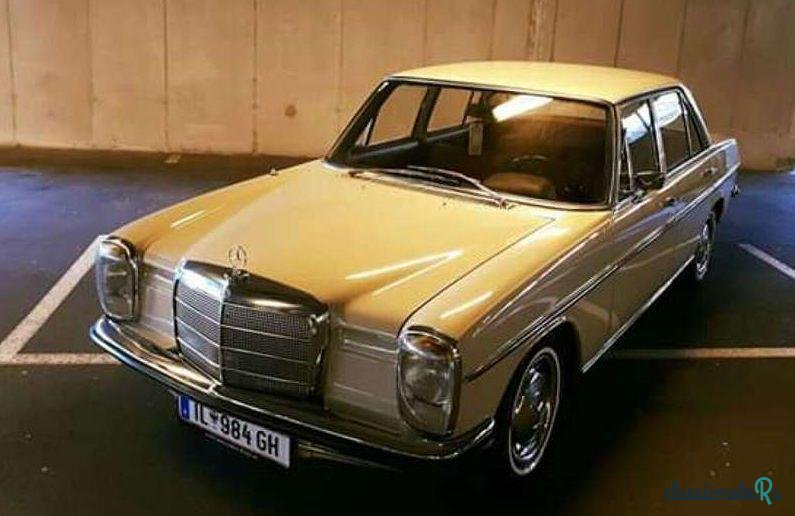 1969' Mercedes-Benz 220 D photo #2