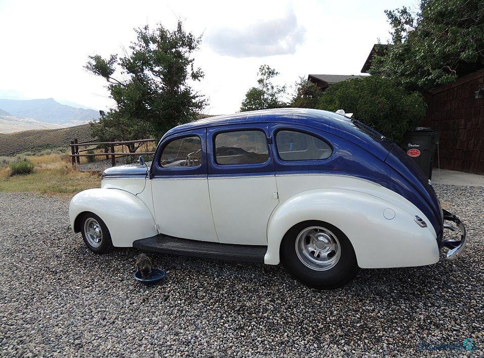 1940' Ford Deluxe photo #3