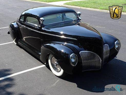 1942' Plymouth Custom photo #3