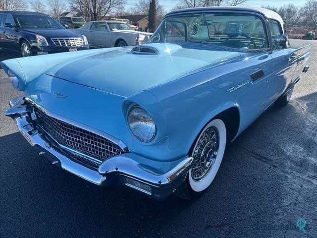 1957' Ford Thunderbird photo #3
