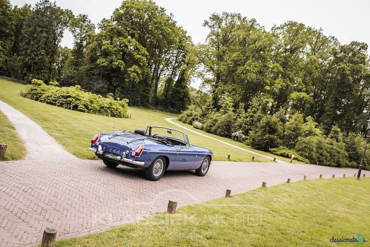 1970' MG MGB photo #6