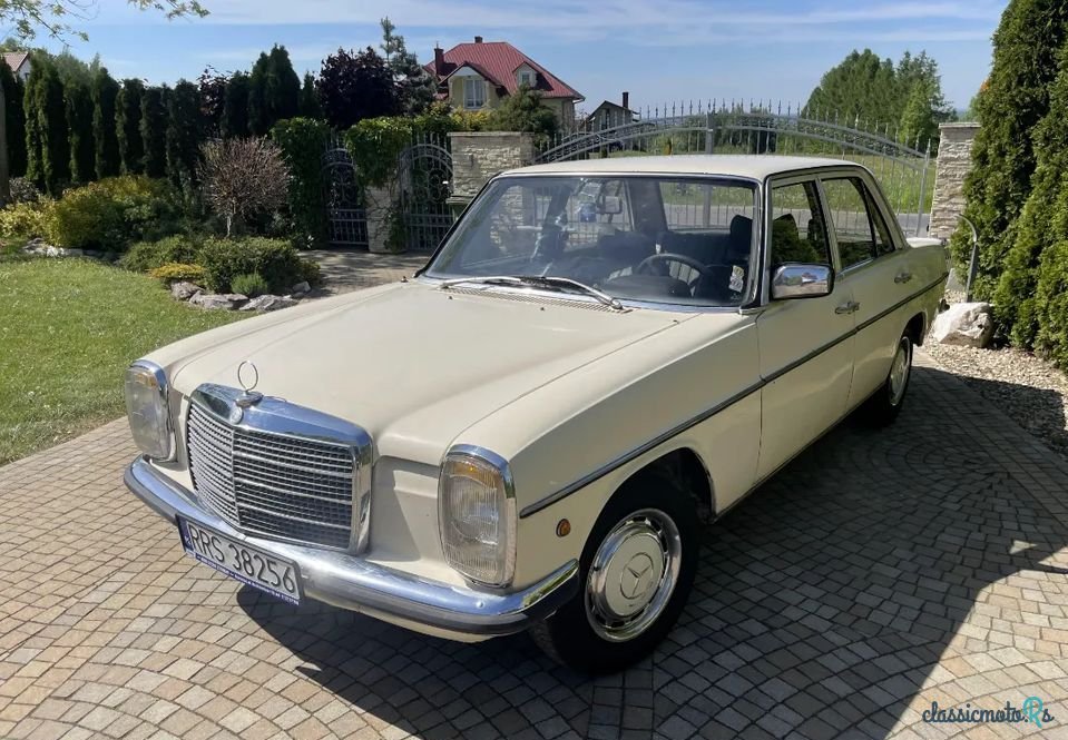 1976' Mercedes-Benz W115 photo #1