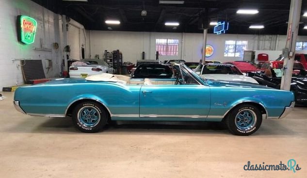 1967' Oldsmobile Cutlass photo #2