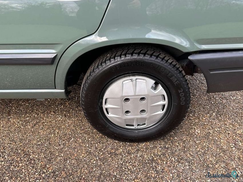 1986' Peugeot 309 photo #6