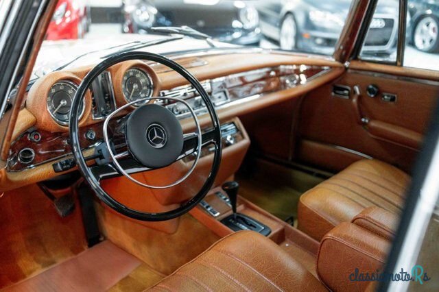 1971' Mercedes-Benz 280SE photo #2