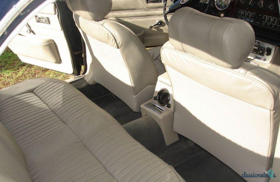 1970' Jaguar XJ6 photo #2