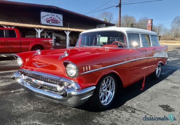 1957' Chevrolet photo #2