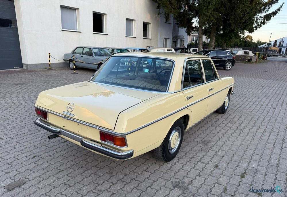 1970' Mercedes-Benz W115 220D photo #4