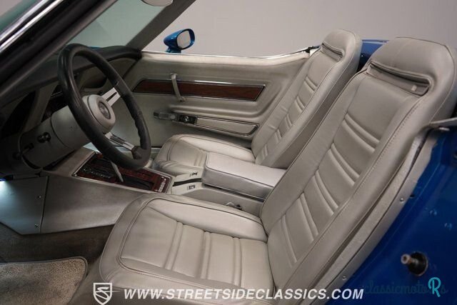 1975' Chevrolet Corvette photo #3
