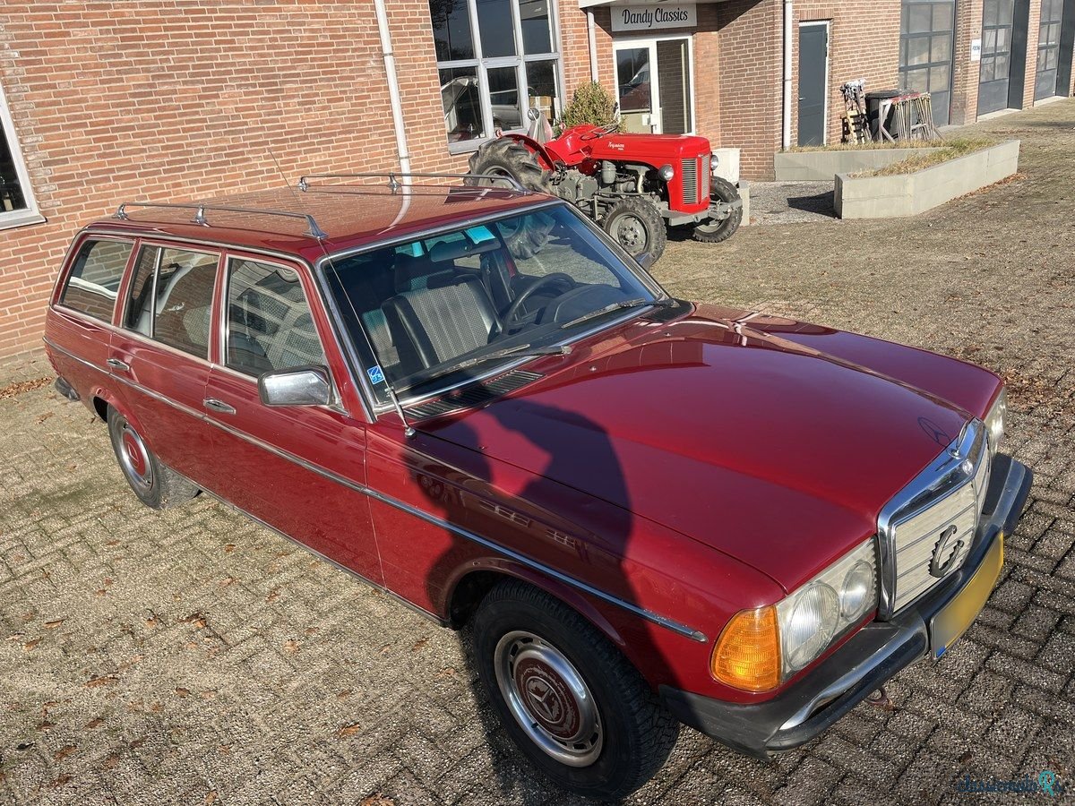 1979' Mercedes-Benz 230 photo #3