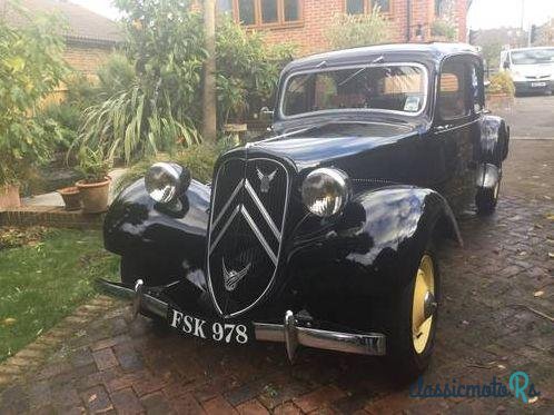 1948' Citroen Traction Avant photo #2