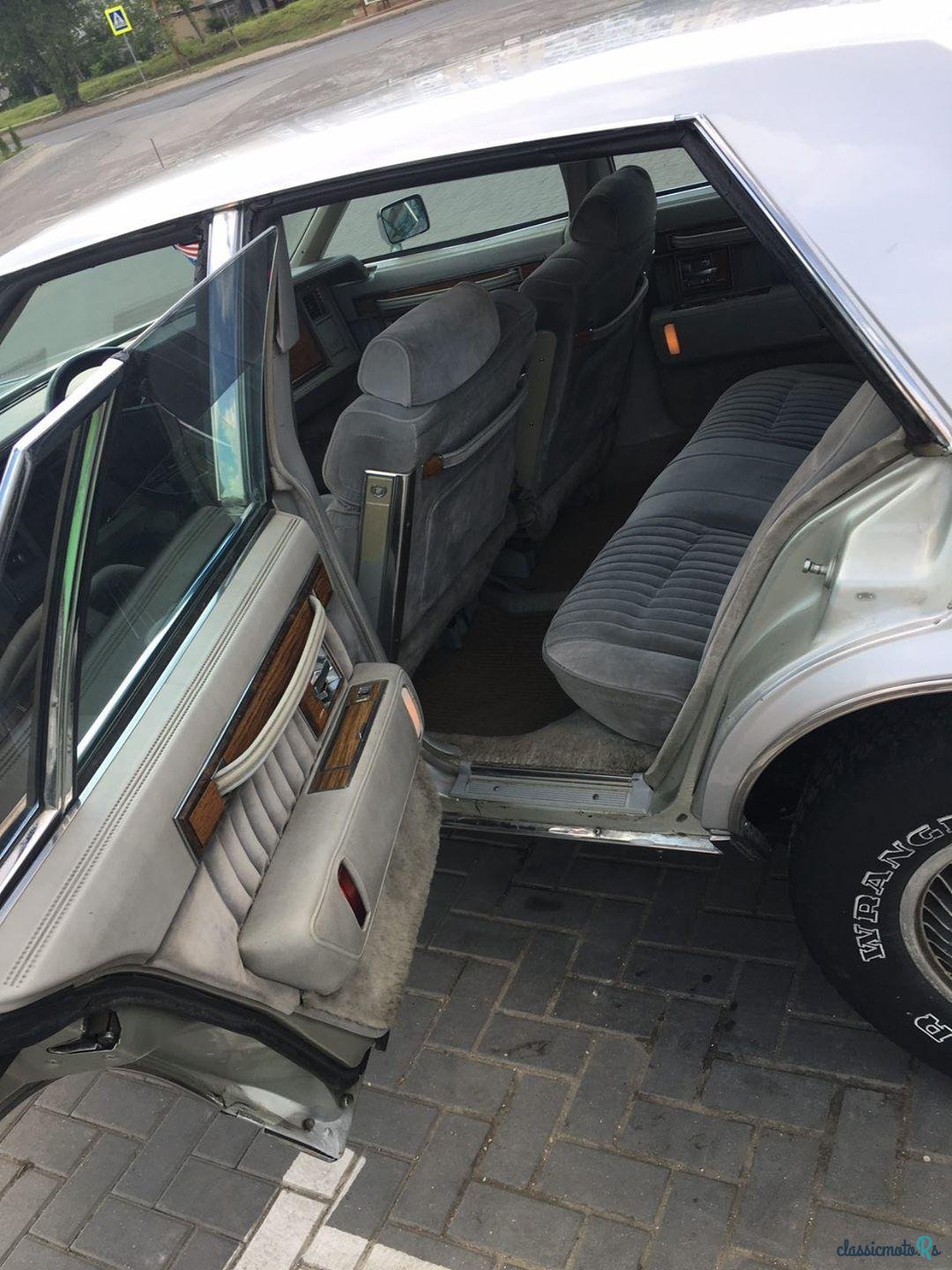 1980' Cadillac Seville photo #6